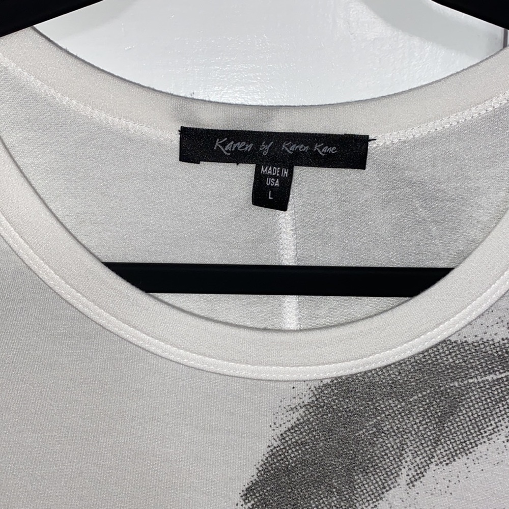 Karen Kane white top with feathers - Picture 6 of 8